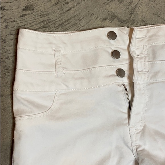 High waisted white jean shorts - Picture 2 of 4